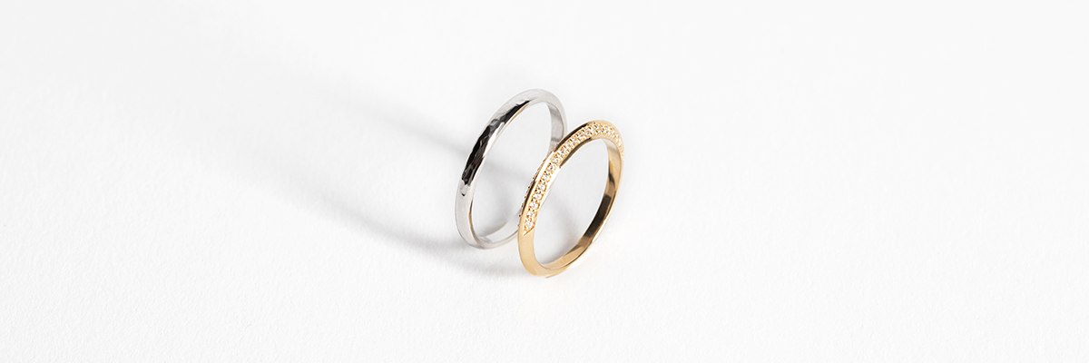 examples of petite wedding bands