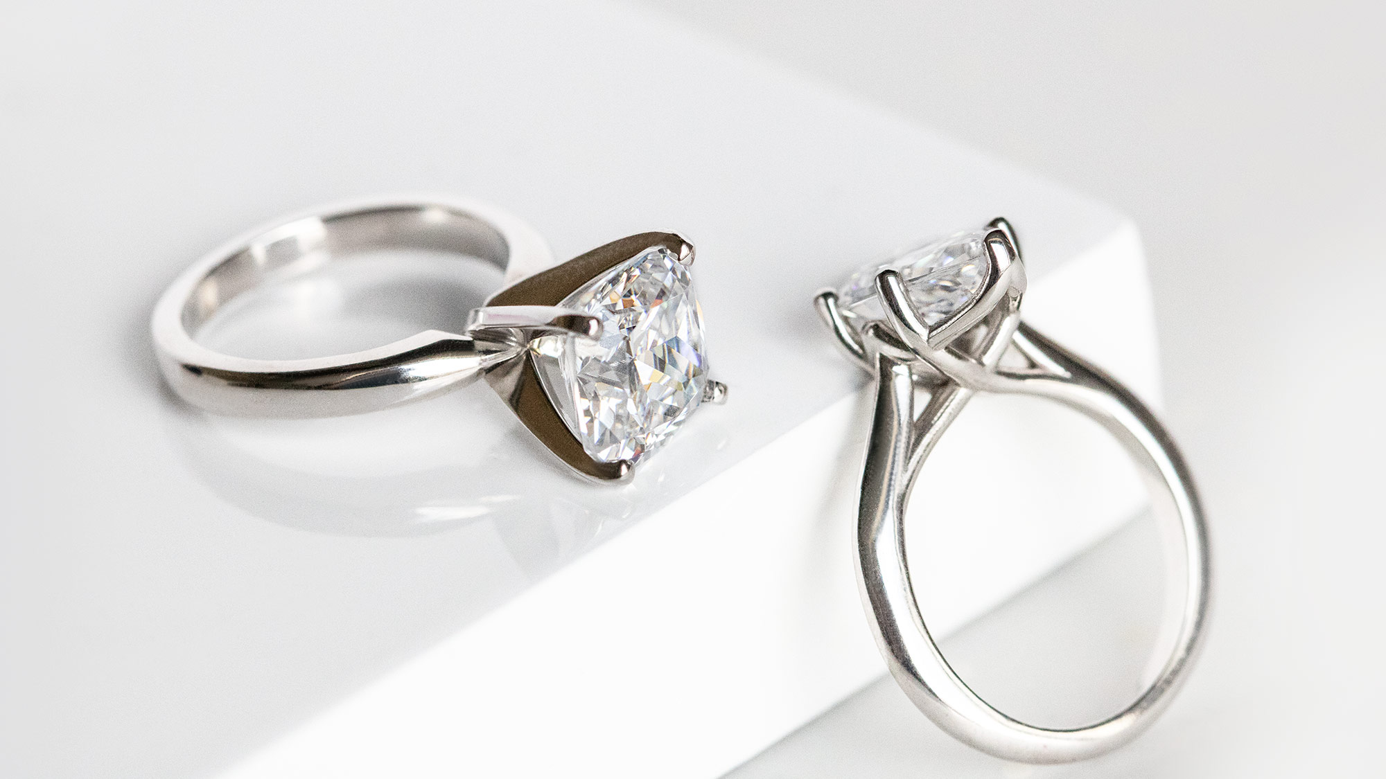 solitaire engagement rings