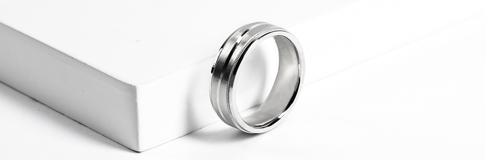 men's tungsten wedding ring