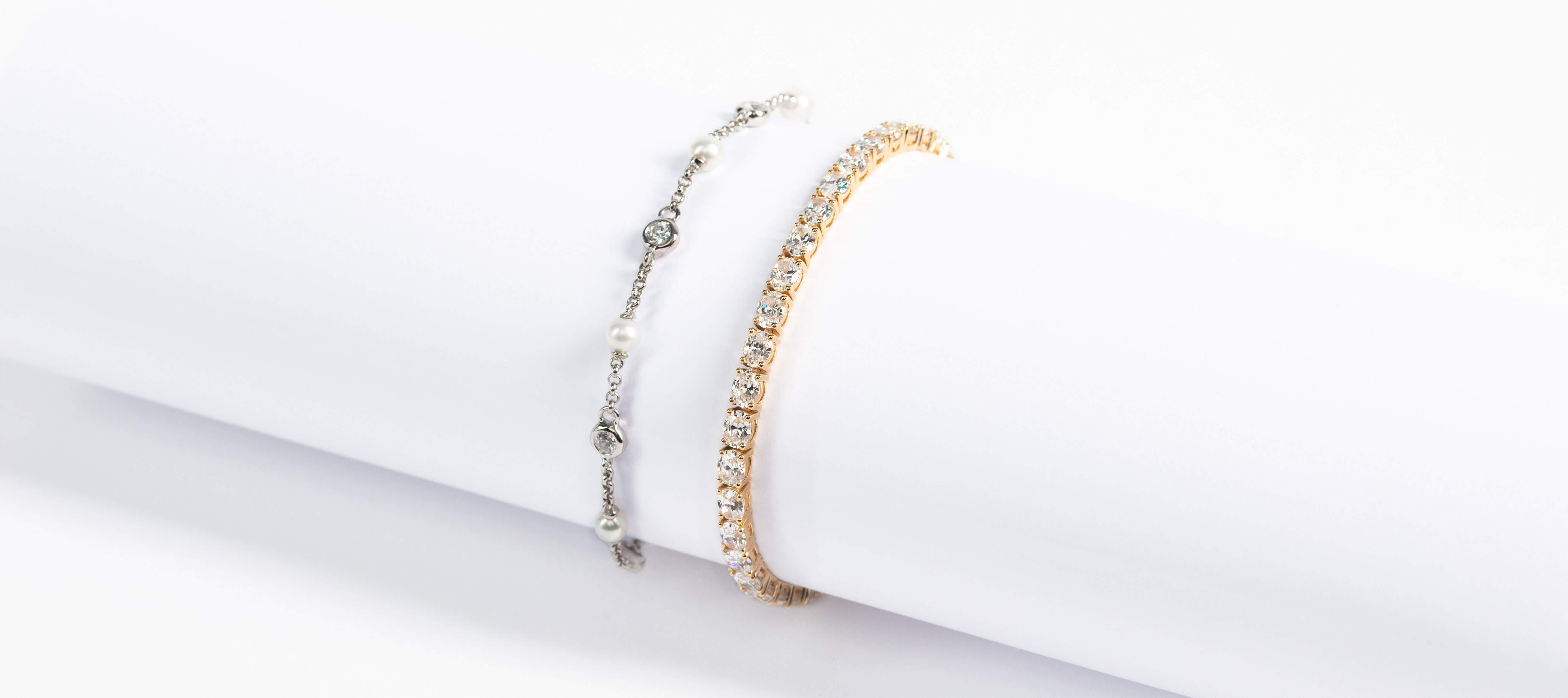 A yellow and white gold bracelet featuring Nexus Diamond alternatives