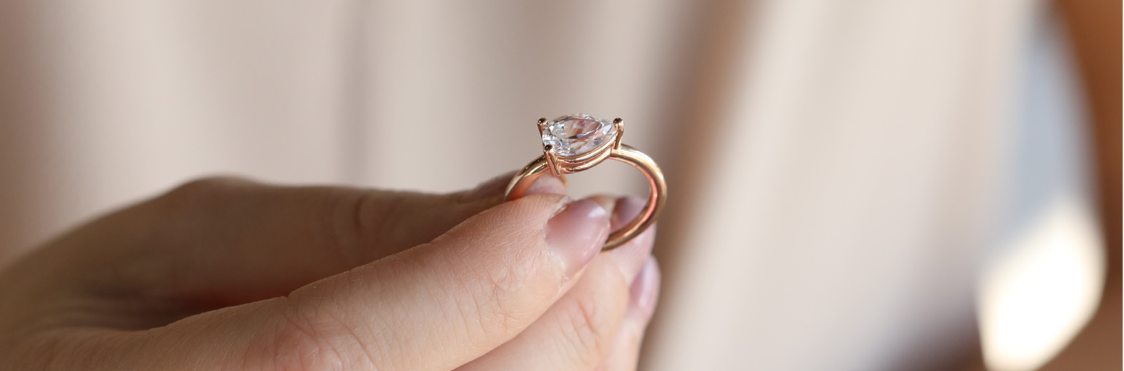  pear cut diamond engagement ring