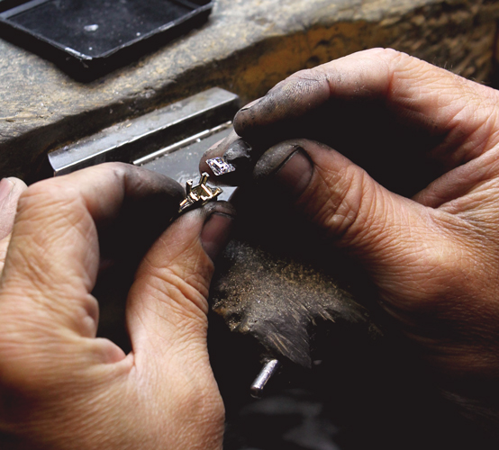 setting a center stone