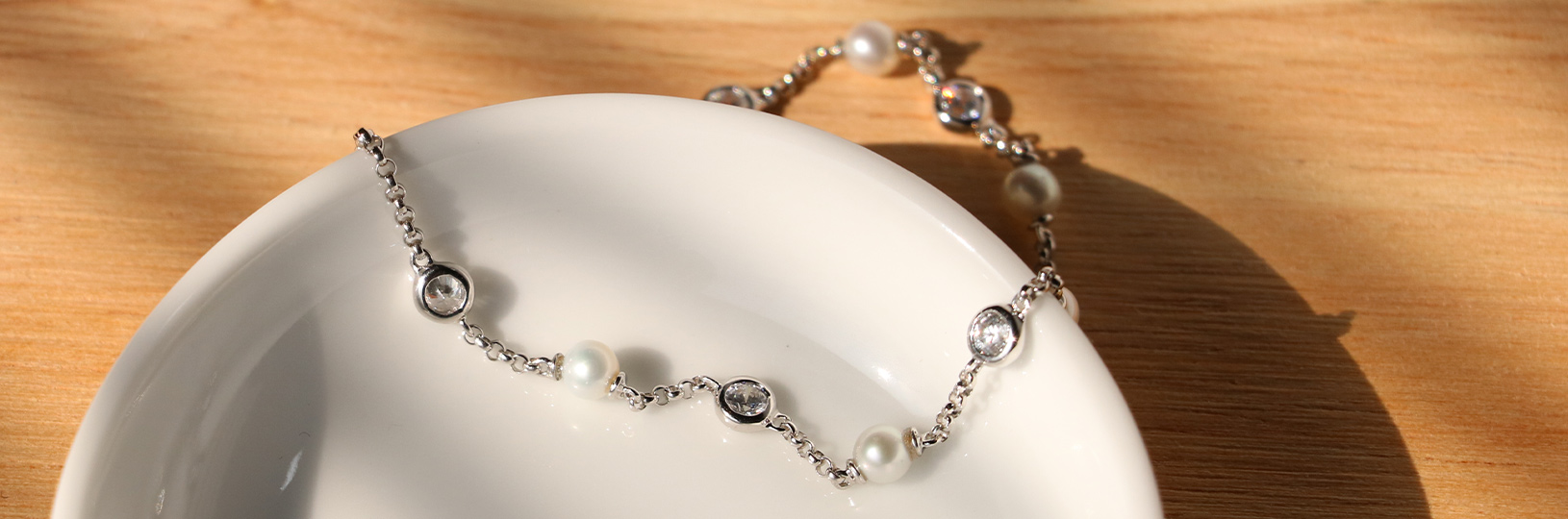 Cultured pearl necklace